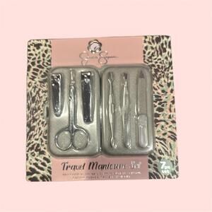 Jessica Simpson travel manicure set